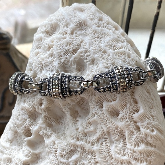 JUDITH JACK STERLING VINTAGE MARCASITE ART DECO STYLE BRACELET
7” - Picture 2 of 9